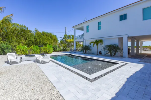 $1,840,000 | 30985 Watson Boulevard, Big Pine Key, FL 33043