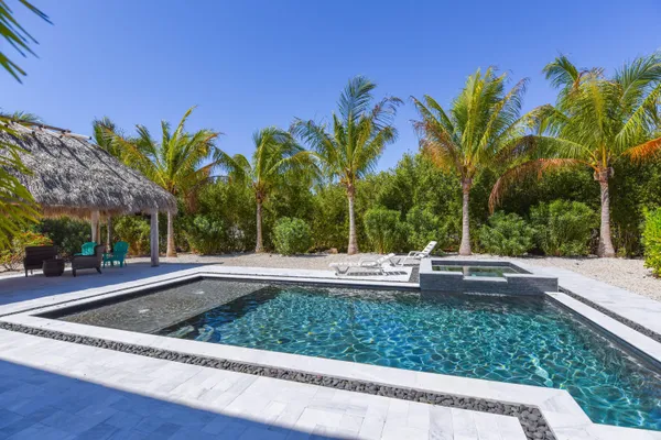 $1,840,000 | 30985 Watson Boulevard, Big Pine Key, FL 33043