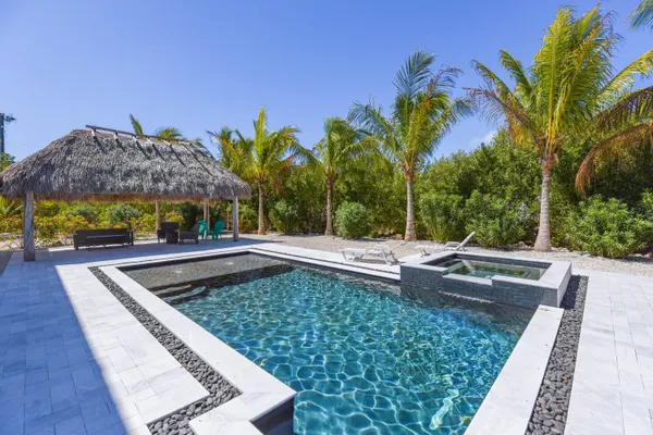 $1,840,000 | 30985 Watson Boulevard, Big Pine Key, FL 33043