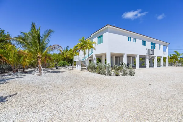 $1,840,000 | 30985 Watson Boulevard, Big Pine Key, FL 33043