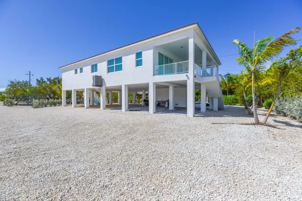 $1,840,000 | 30985 Watson Boulevard, Big Pine Key, FL 33043