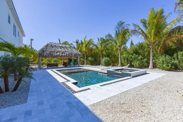 $1,840,000 | 30985 Watson Boulevard, Big Pine Key, FL 33043