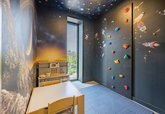 $875,000 | 30-05 Vernon Boulevard, Unit 2B | Astoria