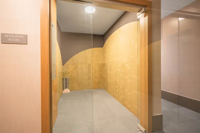 $875,000 | 30-05 Vernon Boulevard, Unit 2B | Astoria