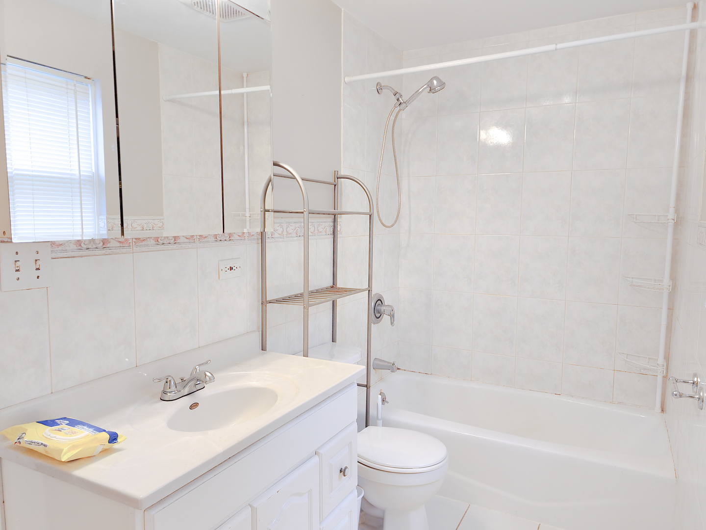 1634 West Huron Street, Unit 2R Chicago, IL 60622 - Photo 12 of 17