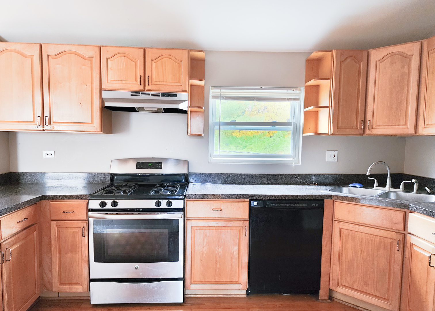 1634 West Huron Street, Unit 2R Chicago, IL 60622 - Photo 3 of 17