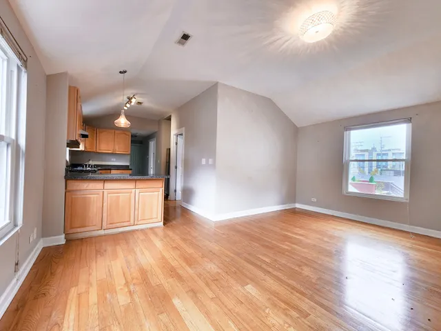 $1,995 | 1634 West Huron Street, Unit 2R, Chicago, IL 60622