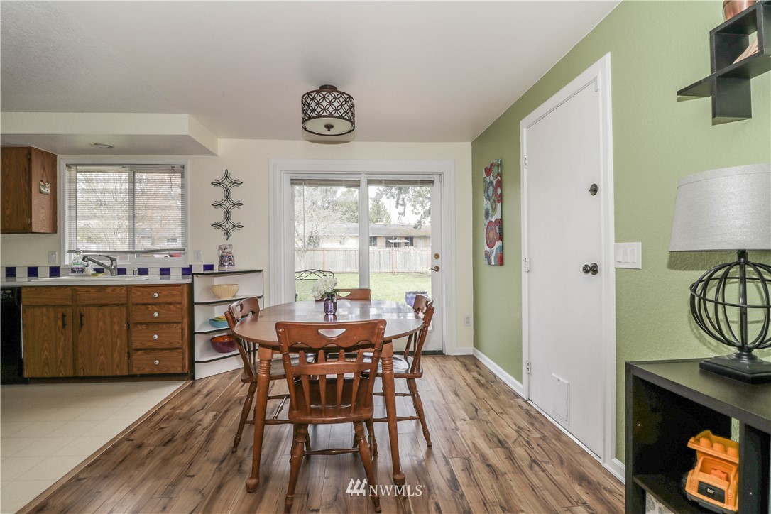 715 Center Road Everett, WA 98204 - Photo 4 of 15