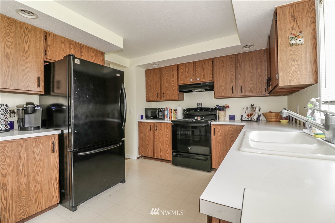 715 Center Road Everett, WA 98204 - Photo 6 of 15