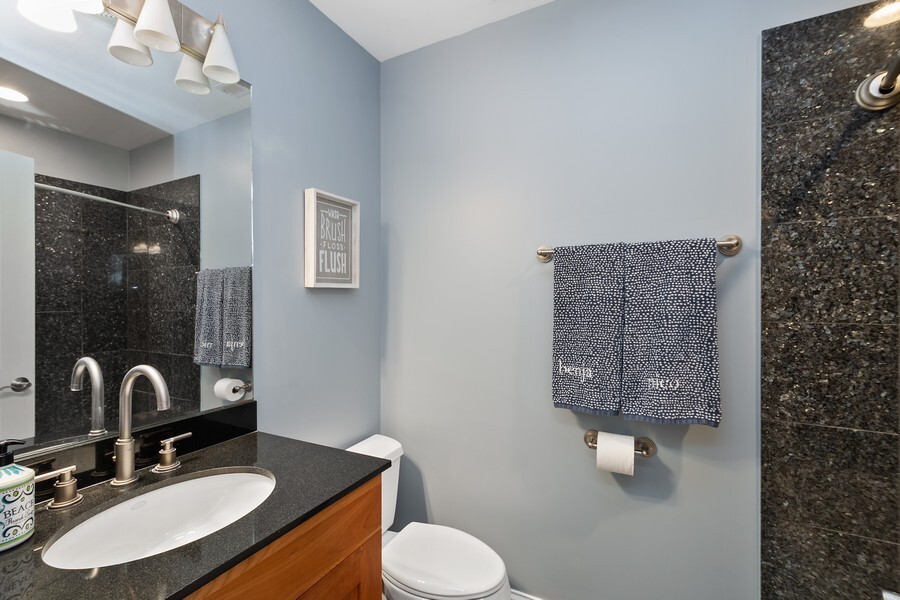 3814 North Greenview Avenue, Unit 1 Chicago, IL 60613 - Photo 16 of 25