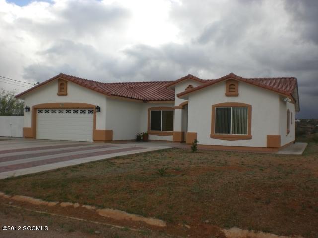 882 Arce Court Rio Rico, AZ 85648 - Photo 2 of 12