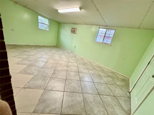 a view of a livingroom with an empty space