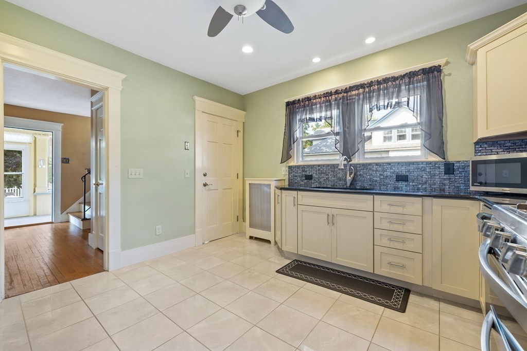 17 Manitoba Street Springfield, MA 01108 - Photo 15 of 37 Gallery Image 15