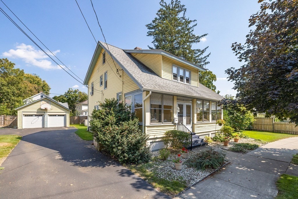 17 Manitoba Street Springfield, MA 01108 - Photo 2 of 37 Gallery Image 2