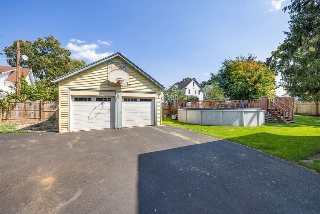 17 Manitoba Street Springfield, MA 01108 - Photo 3 of 37 Gallery Image 3