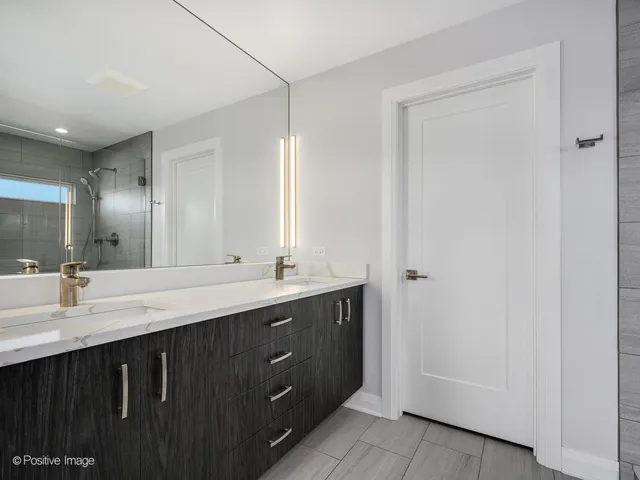 $815,000 | 5881 North Central Avenue, Chicago, IL 60646