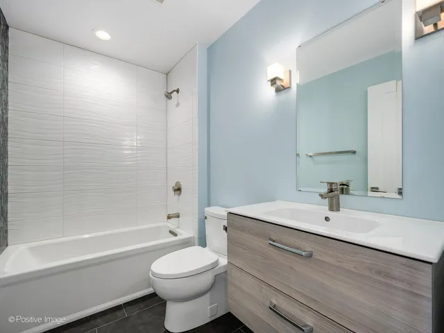 $815,000 | 5881 North Central Avenue, Chicago, IL 60646