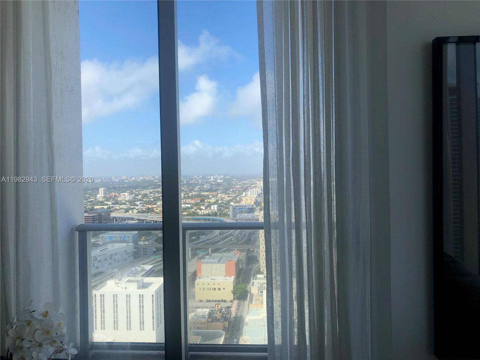 151 Southeast 1st Street, Unit PH10 Miami, FL 33131 - Photo 13 of 71