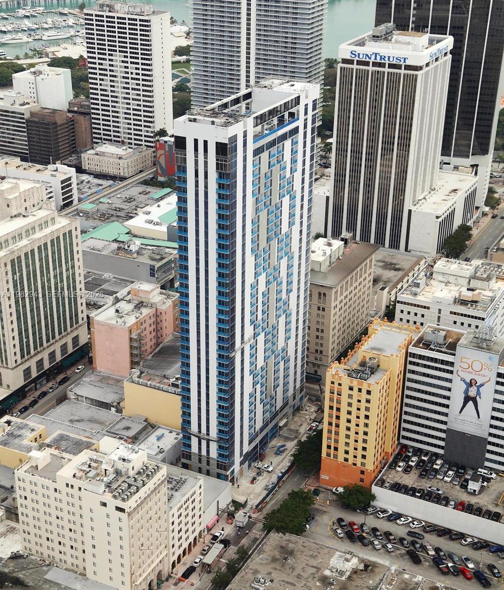 151 Southeast 1st Street, Unit PH10 Miami, FL 33131 - Photo 2 of 71