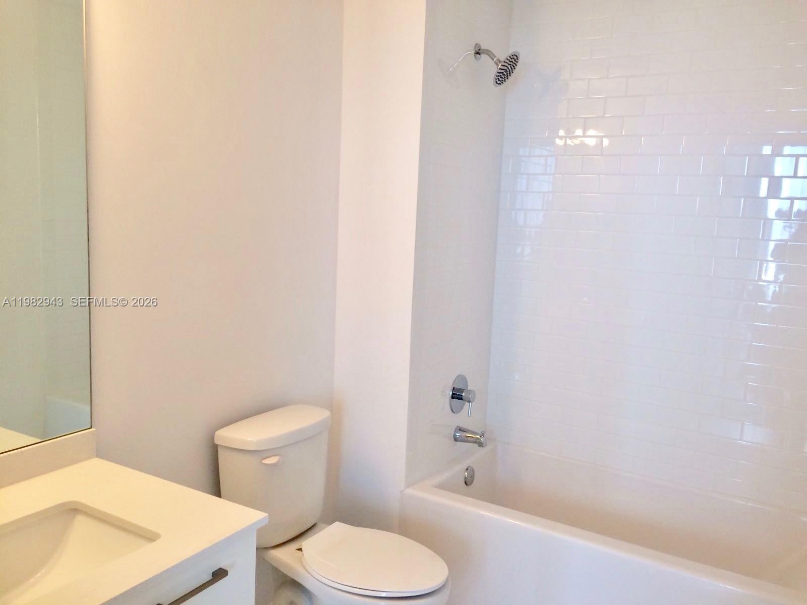151 Southeast 1st Street, Unit PH10 Miami, FL 33131 - Photo 26 of 71