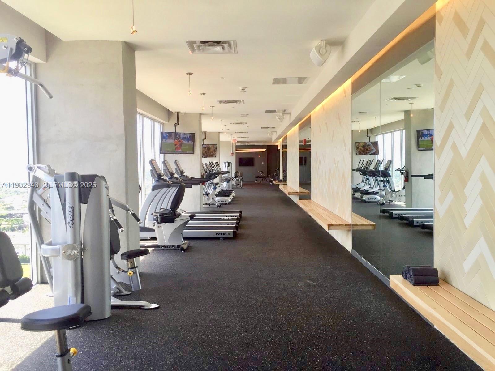 151 Southeast 1st Street, Unit PH10 Miami, FL 33131 - Photo 46 of 71