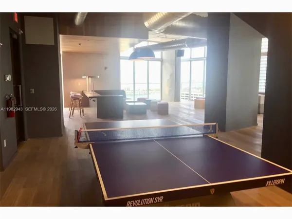 $3,000 | 151 Southeast 1st Street, Unit PH10, Miami, FL 33131