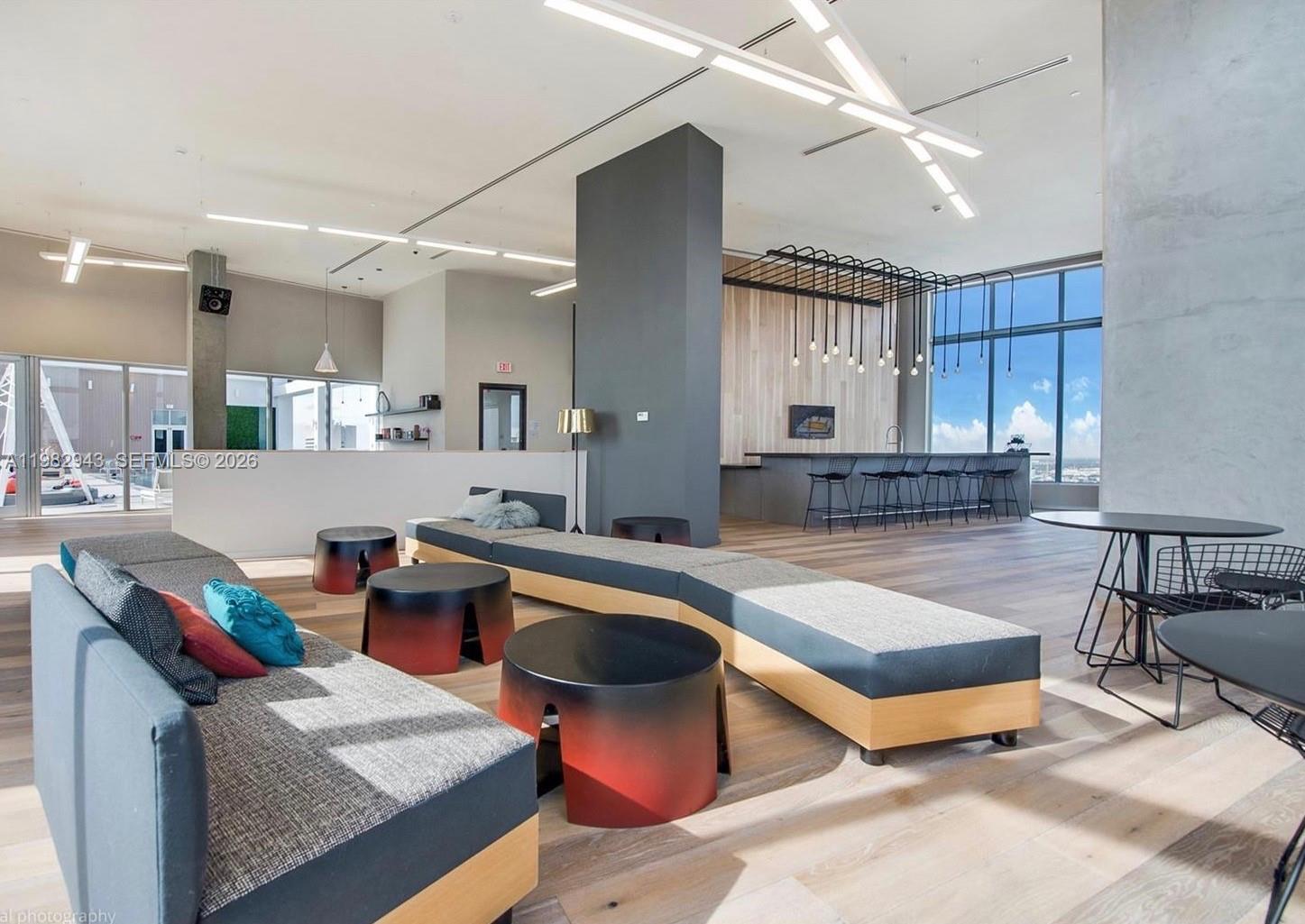 151 Southeast 1st Street, Unit PH10 Miami, FL 33131 - Photo 67 of 71