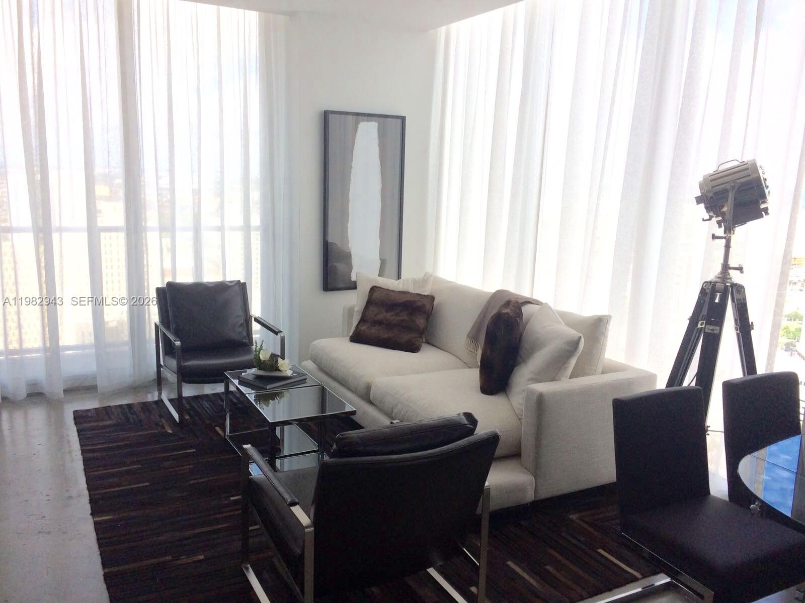 151 Southeast 1st Street, Unit PH10 Miami, FL 33131 - Photo 7 of 71