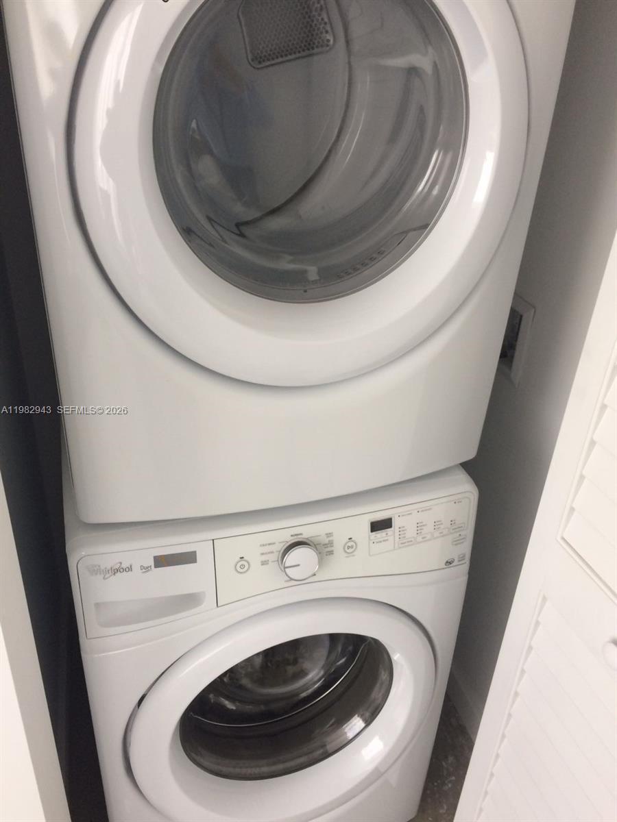 151 Southeast 1st Street, Unit PH10 Miami, FL 33131 - Photo 8 of 71