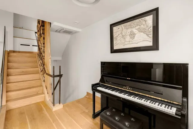 $20,065,000 | 16 Minetta Lane | Greenwich Village