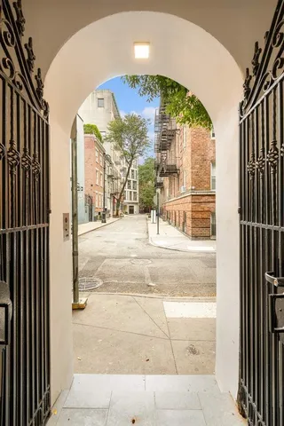 $20,065,000 | 16 Minetta Lane | Greenwich Village