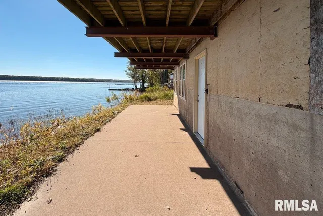 $99,700 | 3456 Iowa Highway, Muscatine, IA 52761