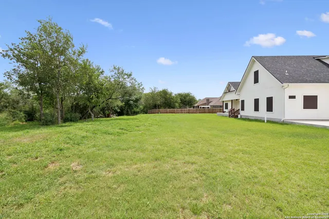 $644,999 | 177 East Short Meadow Drive, Lytle, TX 78052