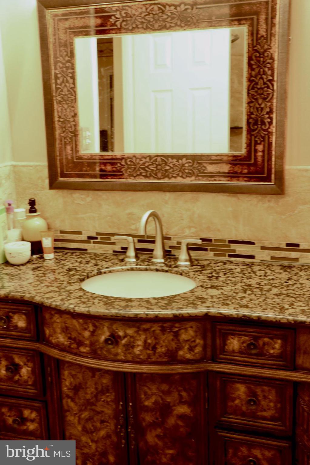 9949 Sandy Road Philadelphia, PA 19115 - Photo 8 of 29 Gallery Image 8