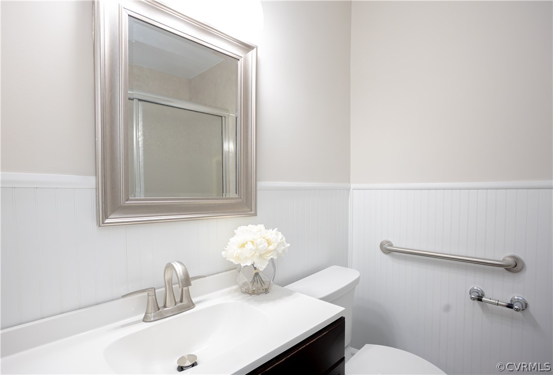 2533 Warner Road Petersburg, VA 23805 - Photo 22 of 50 Hall bathroom