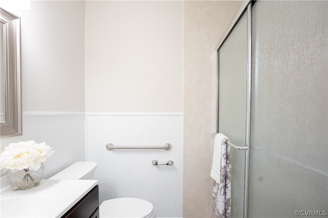 2533 Warner Road Petersburg, VA 23805 - Photo 23 of 50 Hall bathroom