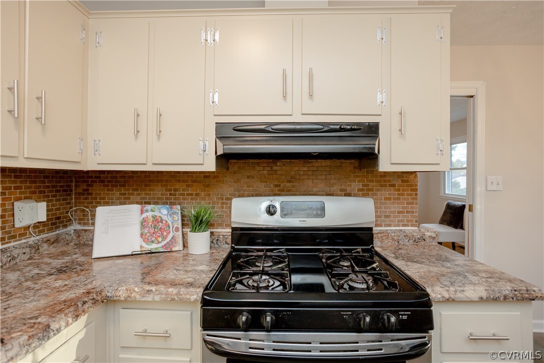 2533 Warner Road Petersburg, VA 23805 - Photo 31 of 50 Kitchen