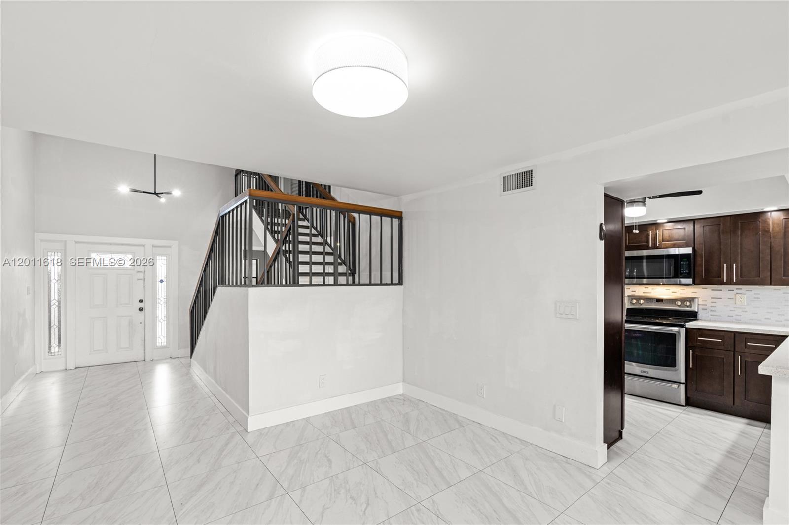 1391 West Fairway Road Pembroke Pines, FL 33026 - Photo 11 of 44
