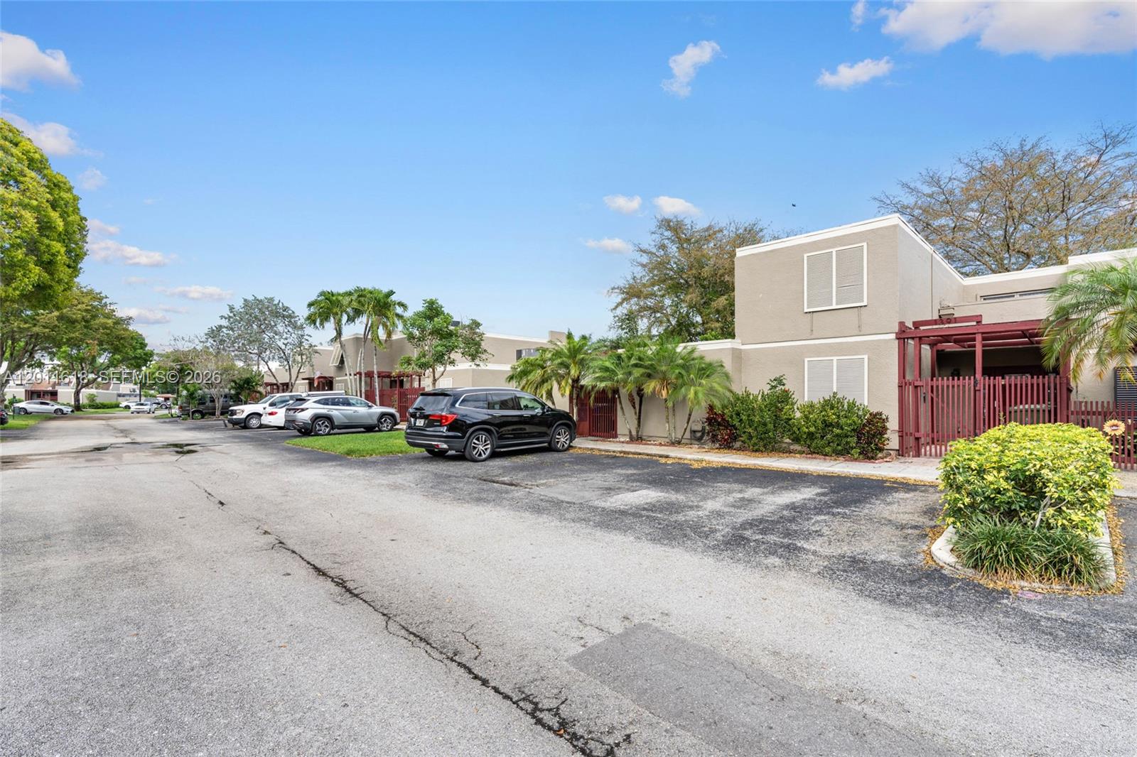 1391 West Fairway Road Pembroke Pines, FL 33026 - Photo 33 of 44