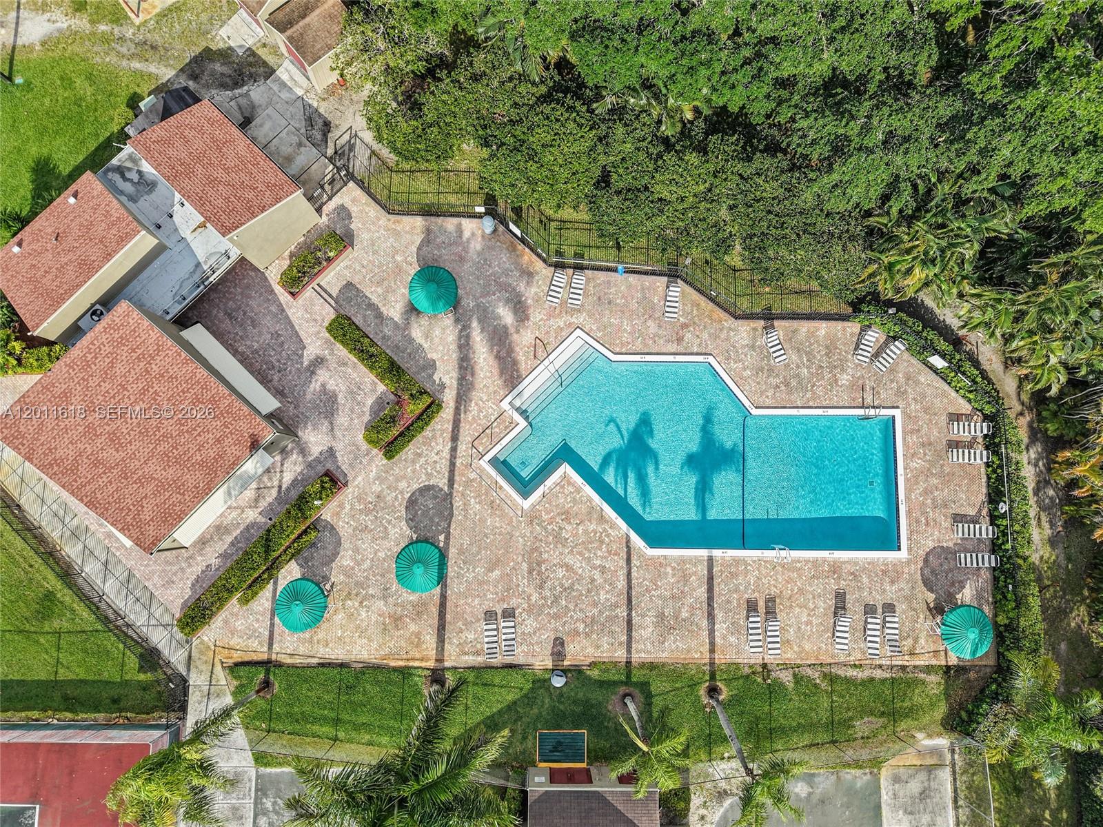 1391 West Fairway Road Pembroke Pines, FL 33026 - Photo 43 of 44