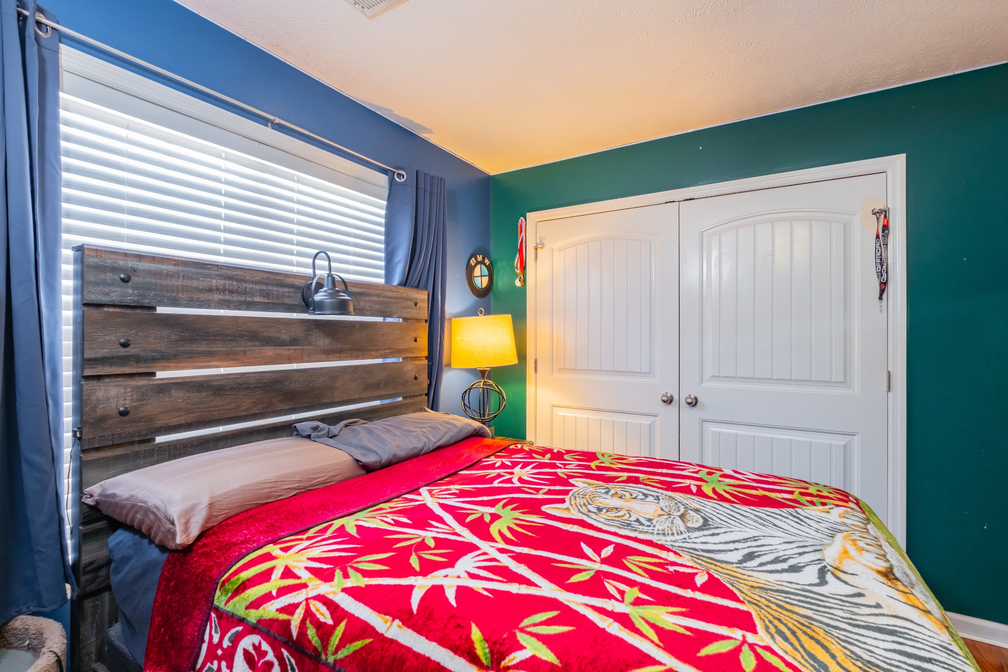 118 Hamilton Court Manchester, TN 37355 - Photo 22 of 33 a bedroom with a bed and a window