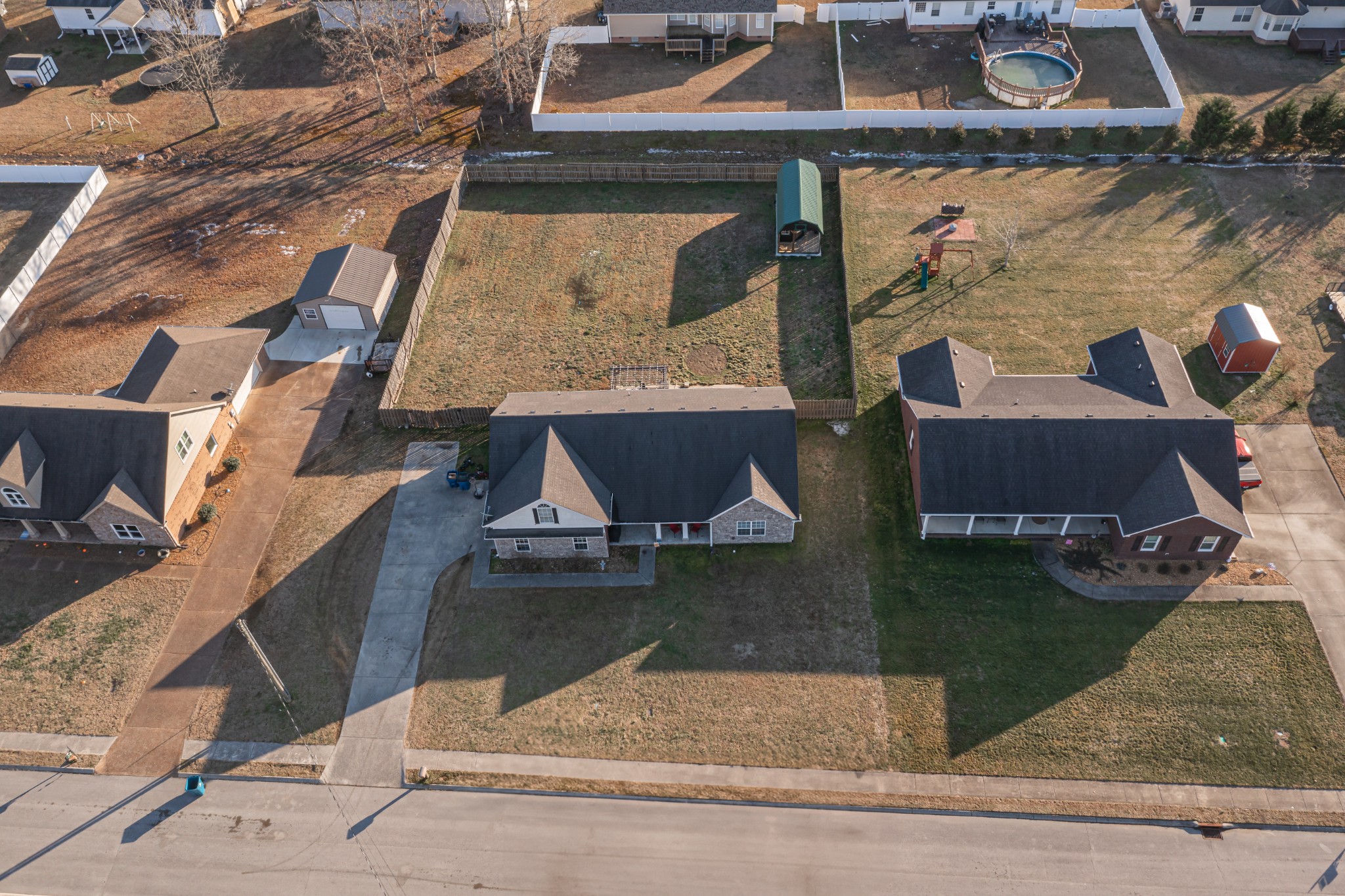118 Hamilton Court Manchester, TN 37355 - Photo 40 of 40 an aerial view of a house with a yard