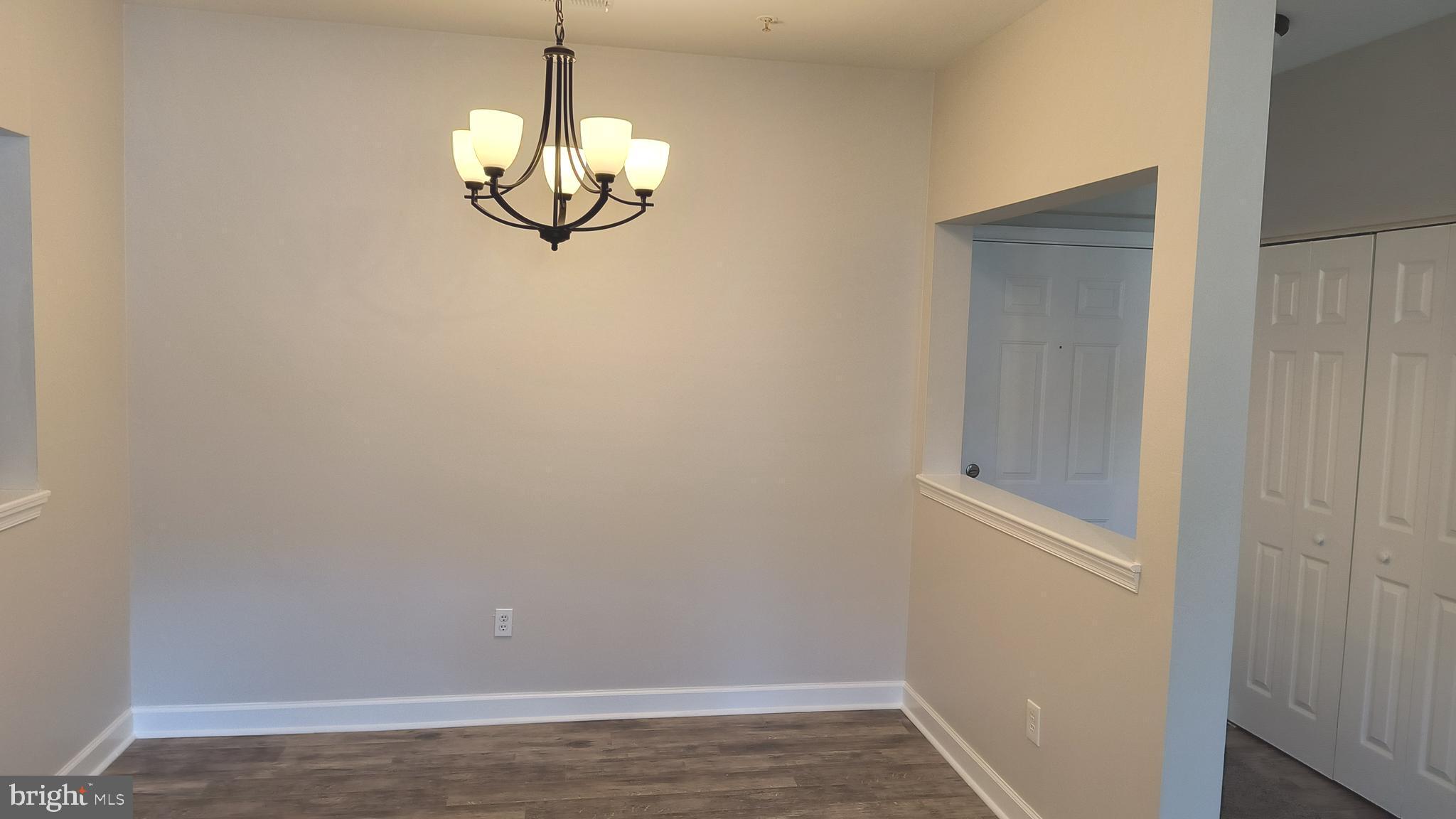602 Moonglow Road, Unit 202 Odenton, MD 21113 - Photo 5 of 17 DINING ROOM