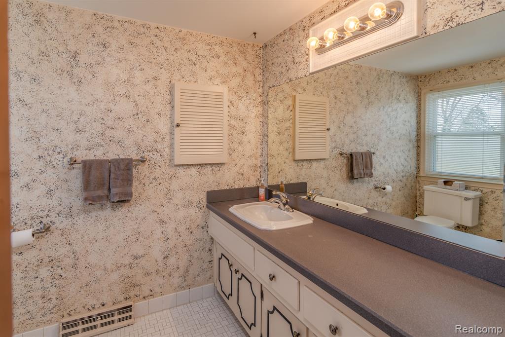 28556 Westerleigh Road Farmington Hills, MI 48334 - Photo 10 of 22