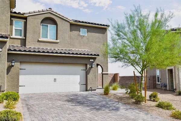 $2,225 | 356 Rosefinch Street, Henderson, NV 89012
