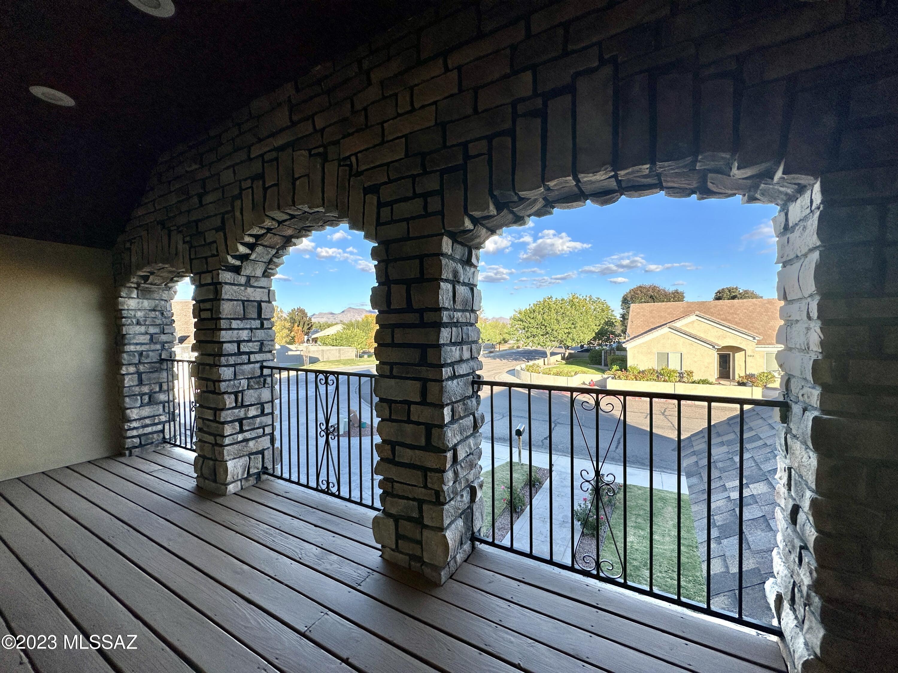 508 Eagle Meadow Loop Thatcher, AZ 85552 - Photo 24 of 32 a view of balcony with furniture