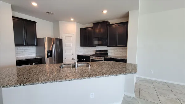 $2,750 | 6028 Pearland Place, Pearland, TX 77581