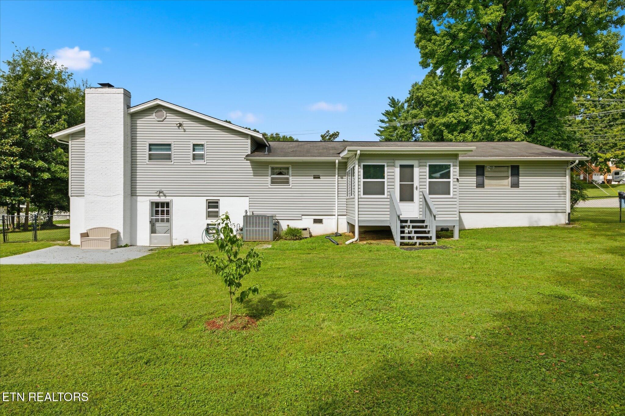 412 Bridgewater Road Knoxville, TN 37923 - Photo 2 of 29 Gallery Image 2
