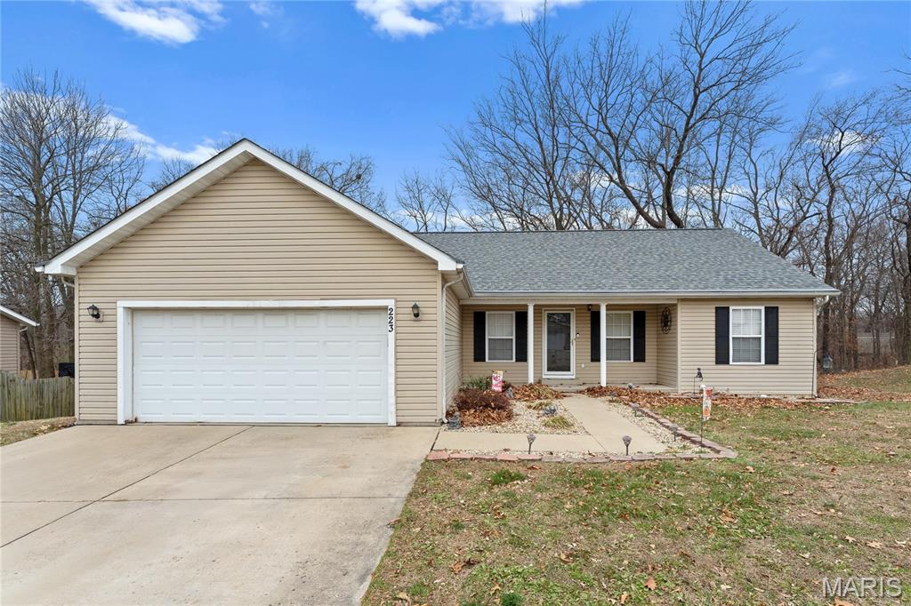 223 North Cedar Bluff Drive Valmeyer, IL 62295 - Photo 2 of 40