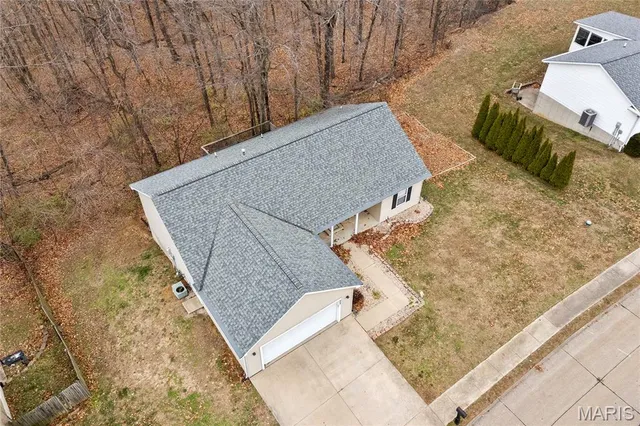 $240,000 | 223 North Cedar Bluff Drive, Valmeyer, IL 62295